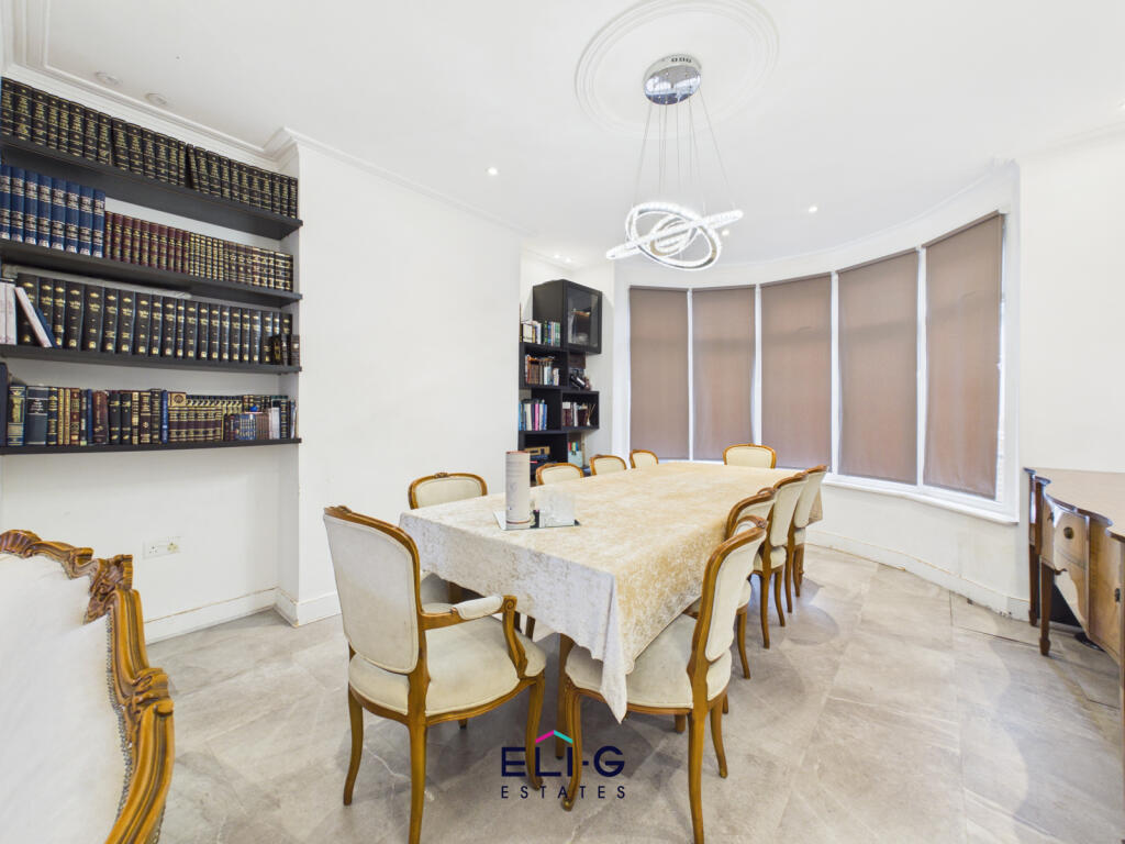House in London - View 5