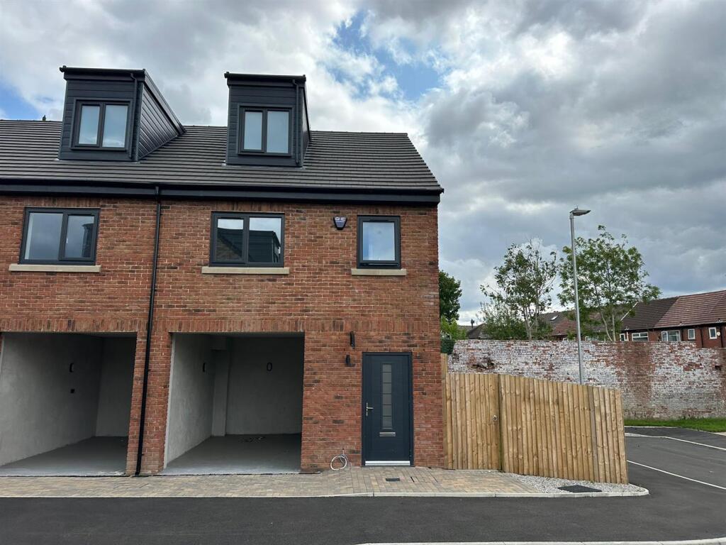 Main image of property: Hadfield Street, Oldham