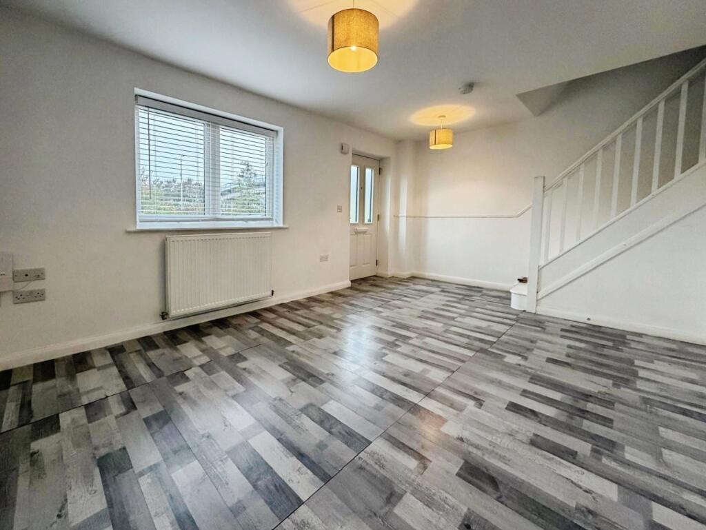Guilsborough Road, Eye, PE6 photo 3