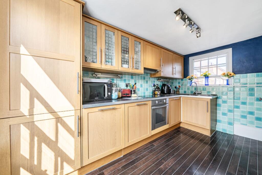 Apartment in Southampton - View 5