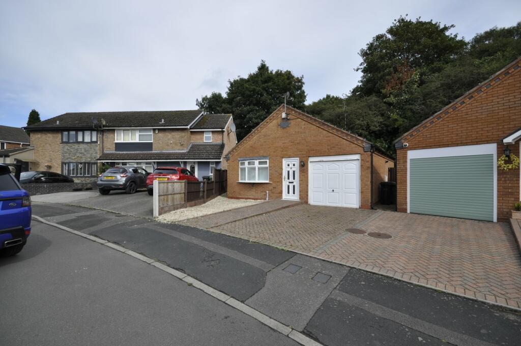 Thames Close, Pensnett, DY5 photo 2