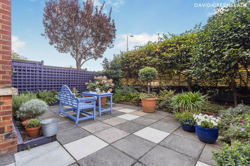 Apartment in London - View 5