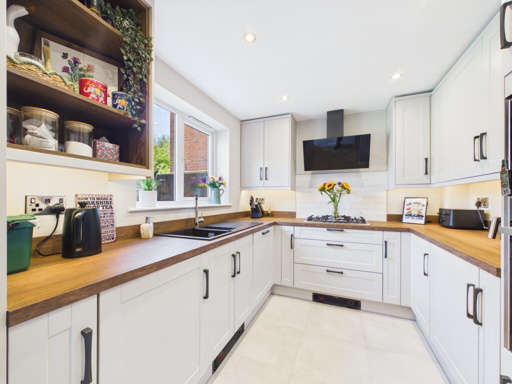 Merlin Way, Mickleover photo 4