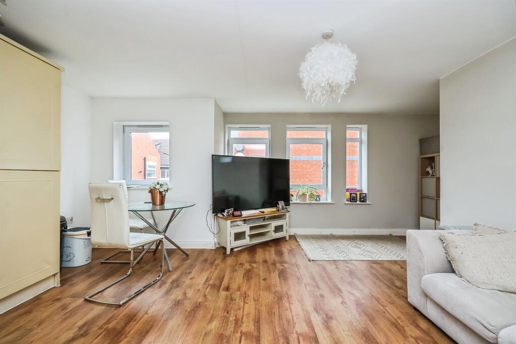 Titchfield Terrace, Hucknall, Nottingham - View 5