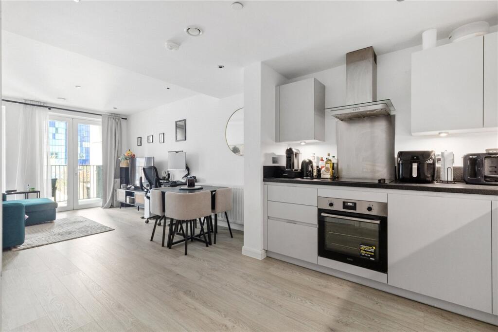 Main image of property: Cendal Crescent, London, E1