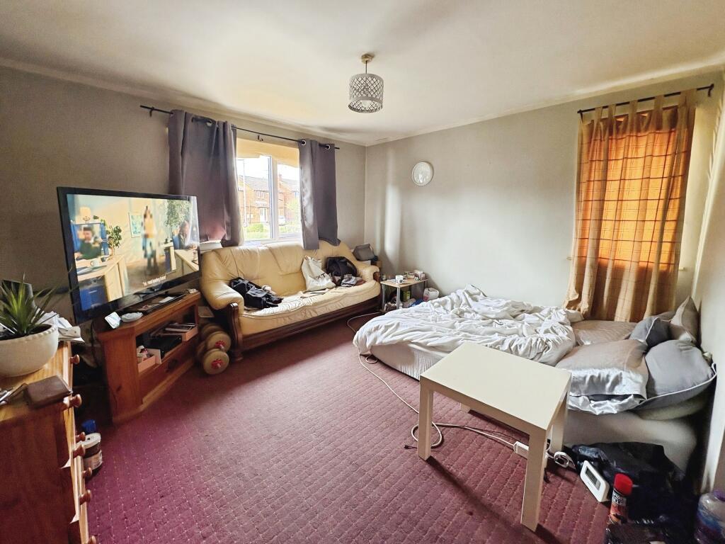 Apartment in Leeds - View 3