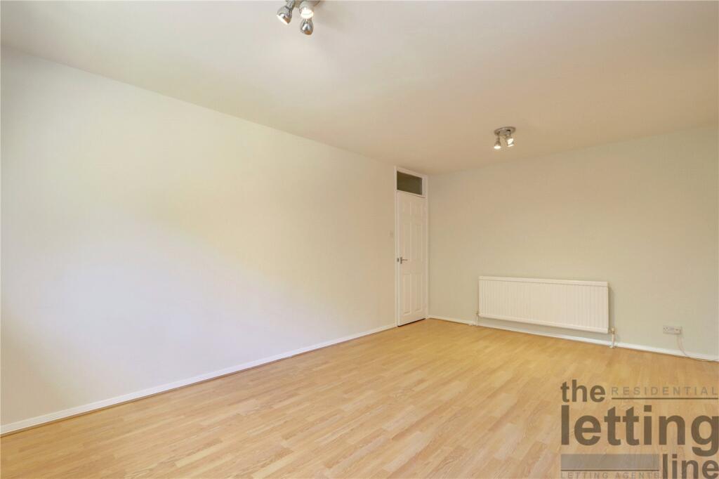 Apartment in Enfield, Southbury - More
