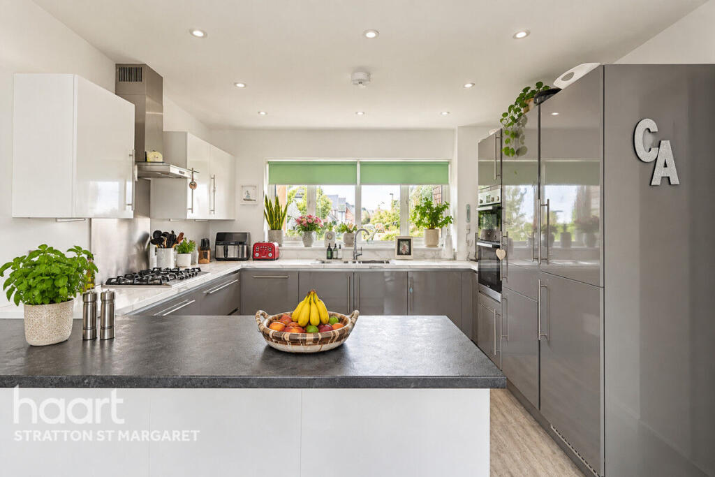 House in Blunsdon St Andrew, Tadpole Garden Village, St. Andrews - View 5