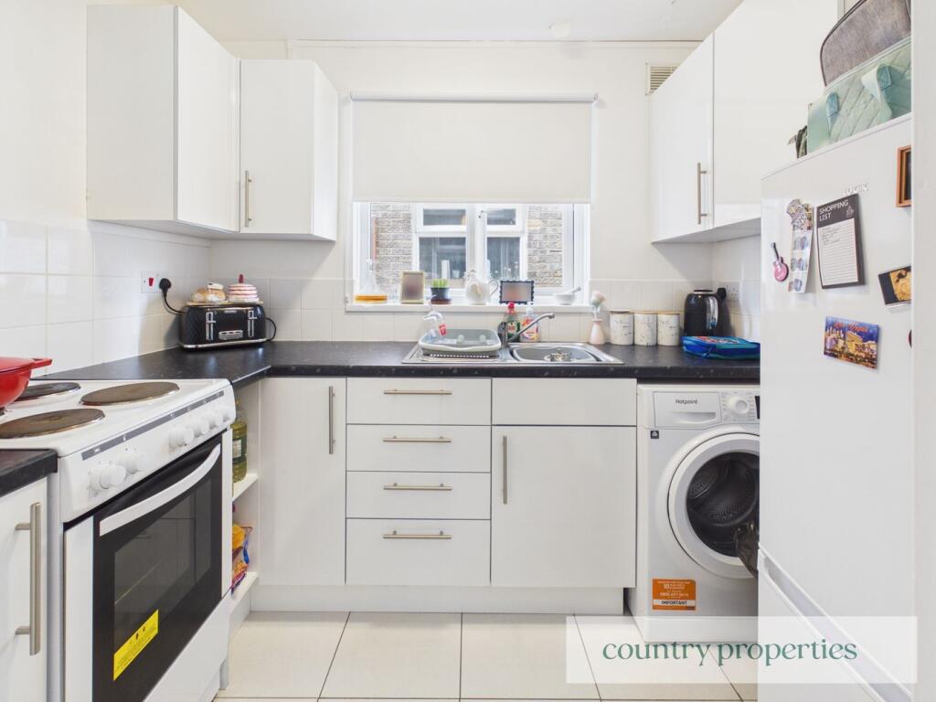 Apartment in St Albans - View 4