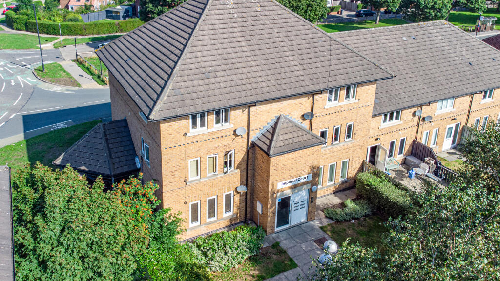 2-bed flat on Ashton Avenue, York, YO30, £85,000