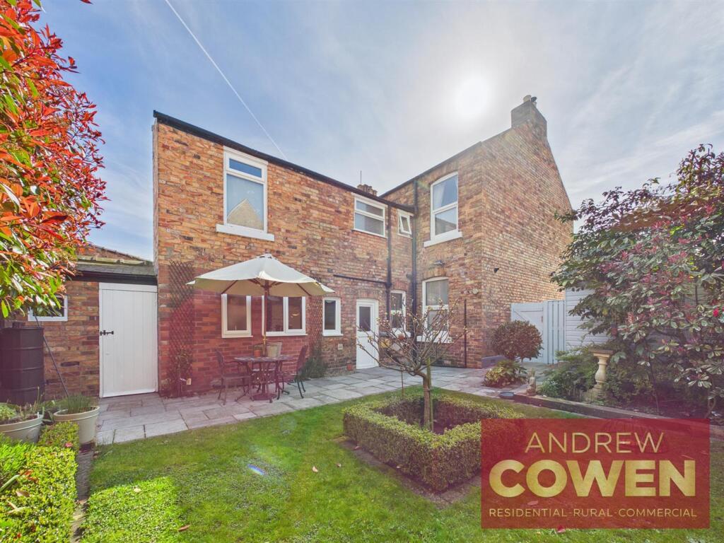 Main image of property: Oak Road, Scarborough