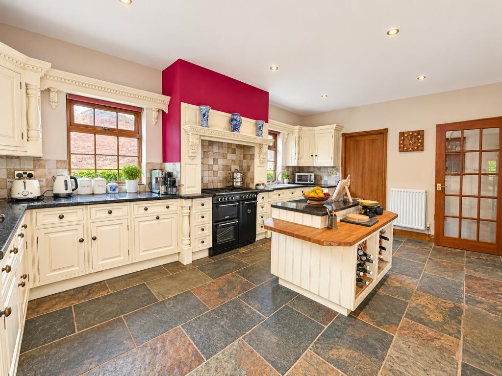 House in Lincoln - View 2