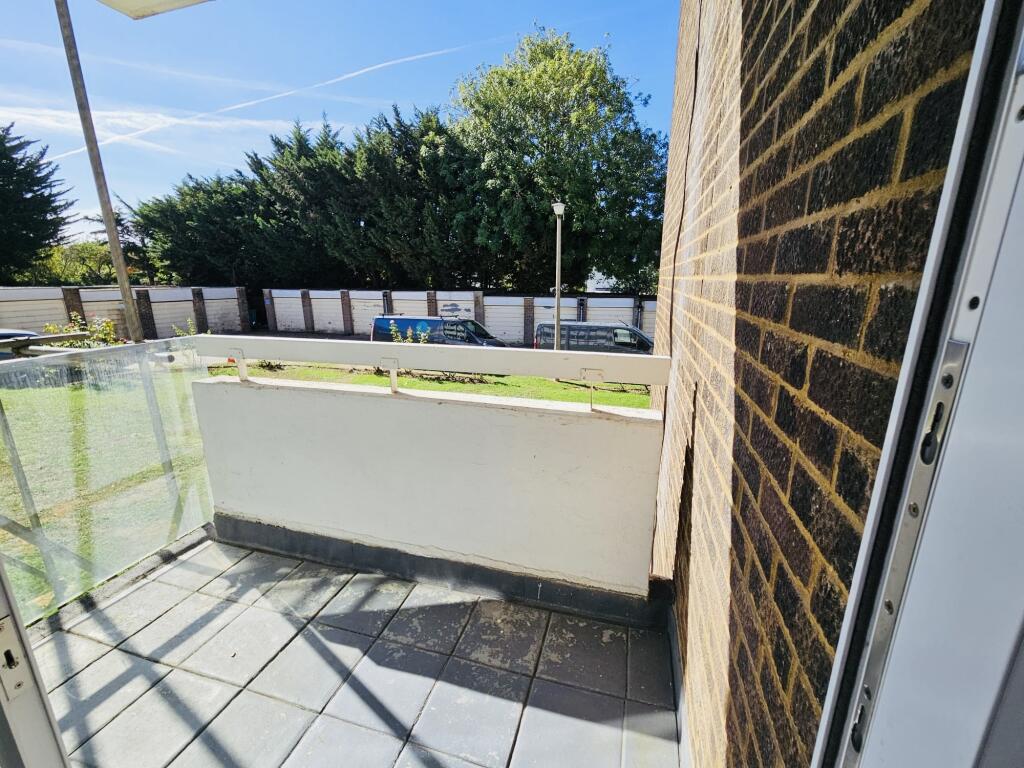 Apartment in Harrow - View 4