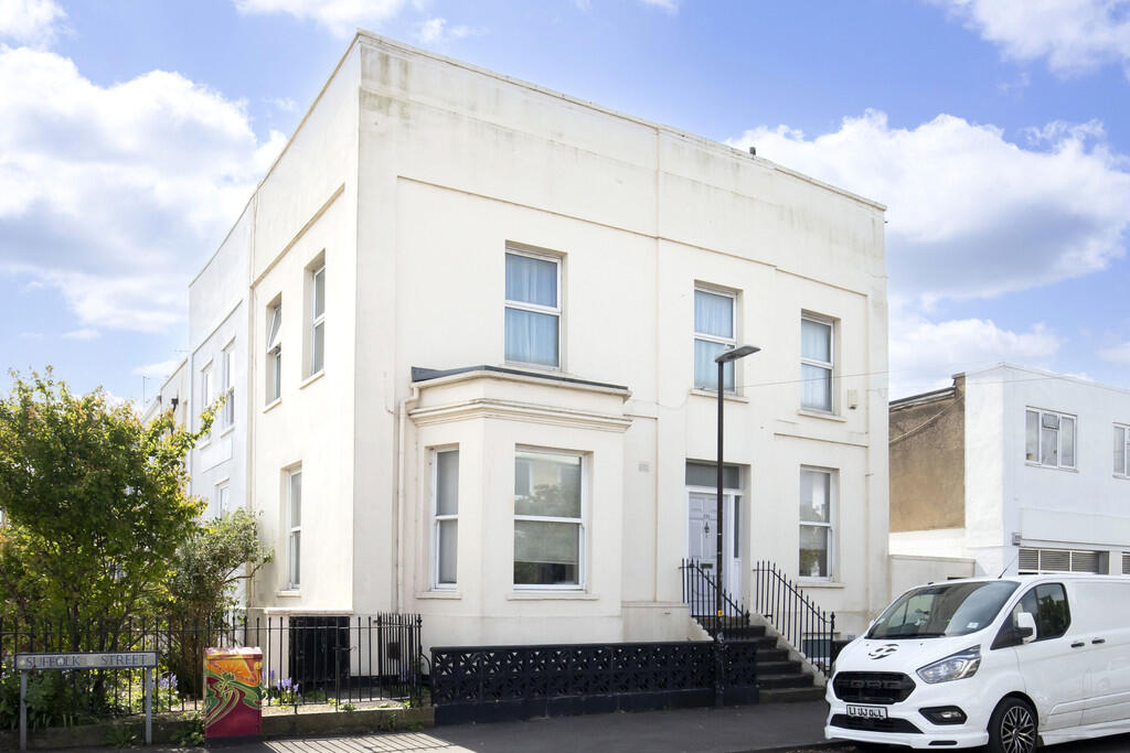 Main image of property: Bath Road, Cheltenham GL53 7LZ