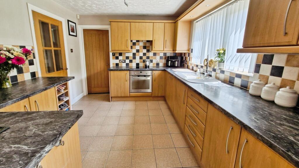 House in Dawley, Great Dawley - View 2