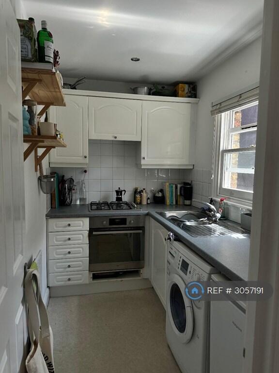 Apartment in London - View 5
