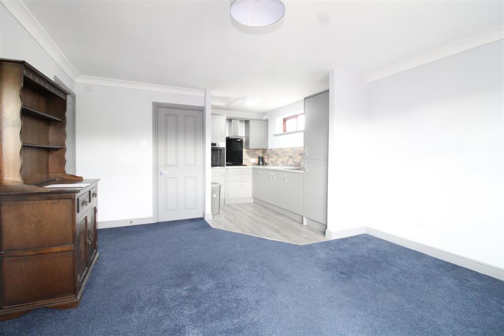 Longfield Road, Stourbridge photo 3