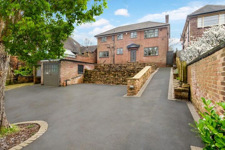 Main image of property: Old Hall Drive, Mapperley Park, Nottingham, NG3 5EZ