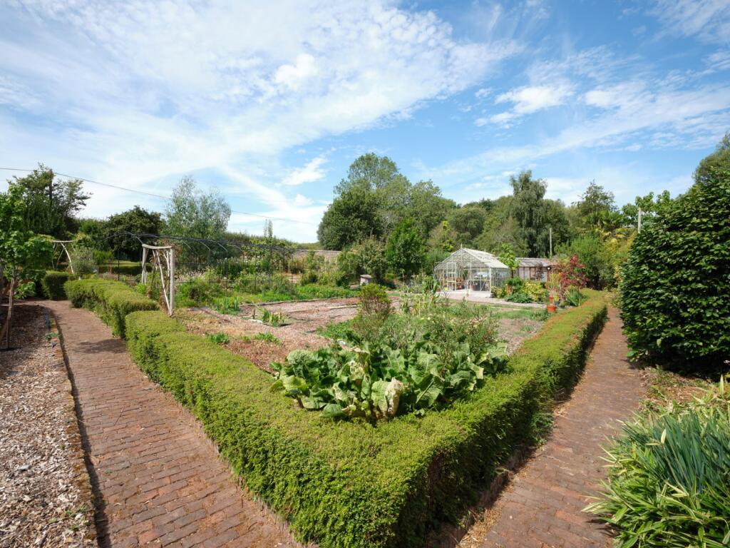 House in Taunton - View 4