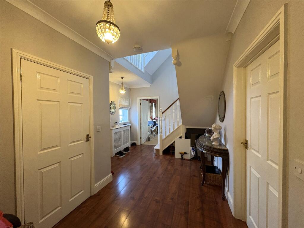 Sykes Lane, Balderton, Newark, Nottinghamshire, NG24 photo 3