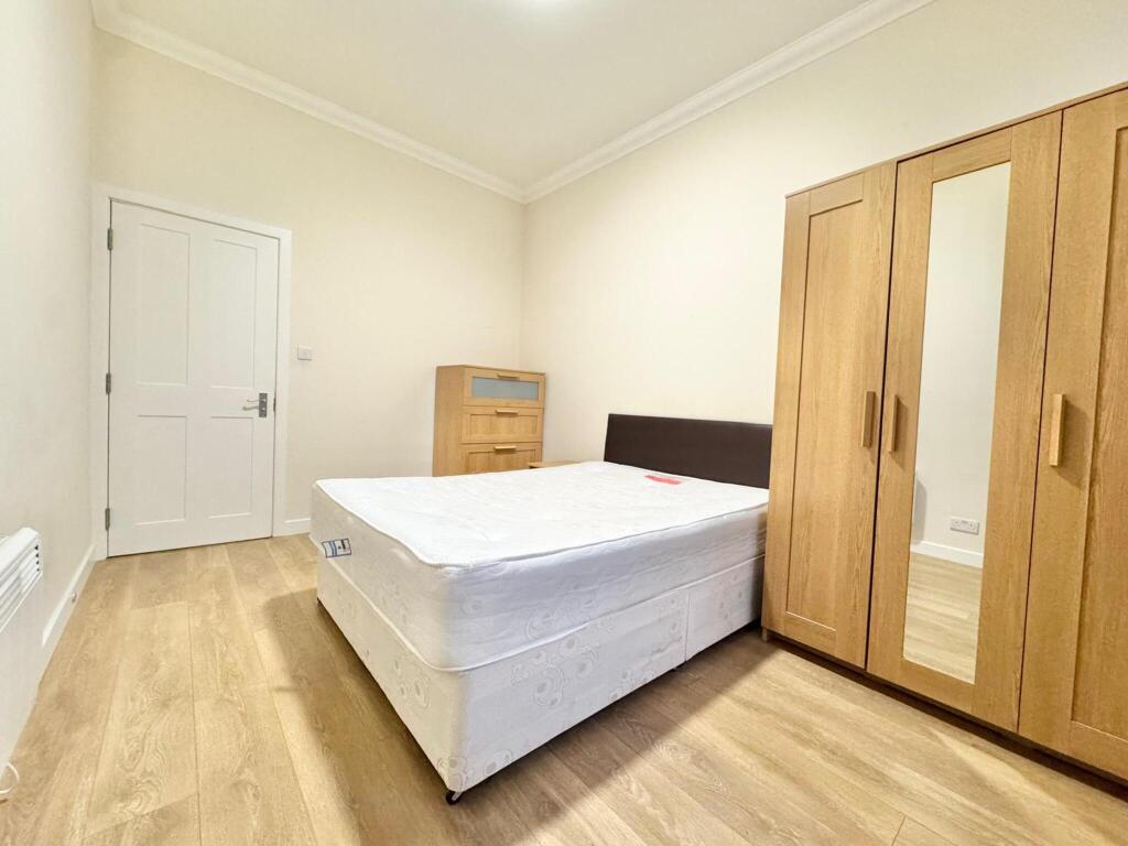 Apartment in London - More