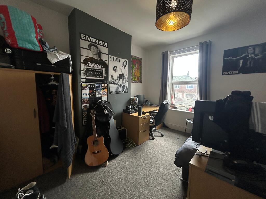 6 bedroom house for rent