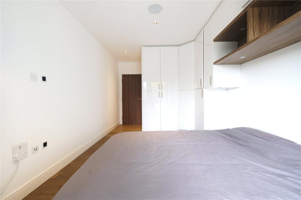 Longfield Avenue, Ealing, W5 - View 6