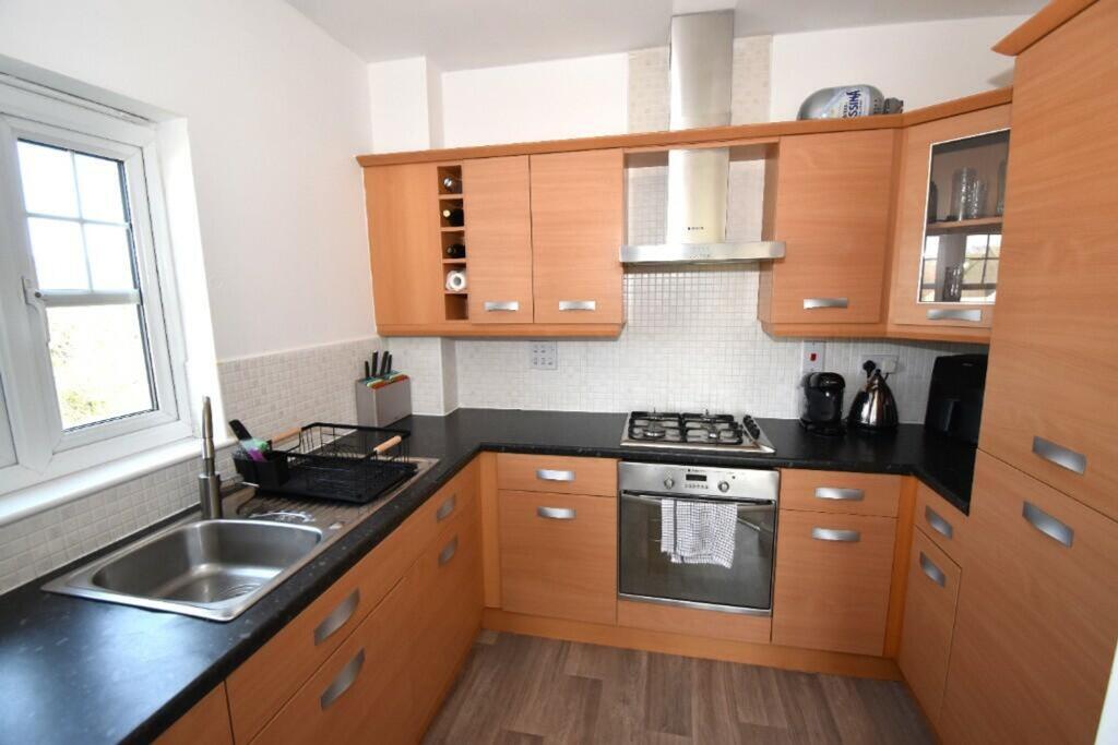 11, Flugel Way photo 3