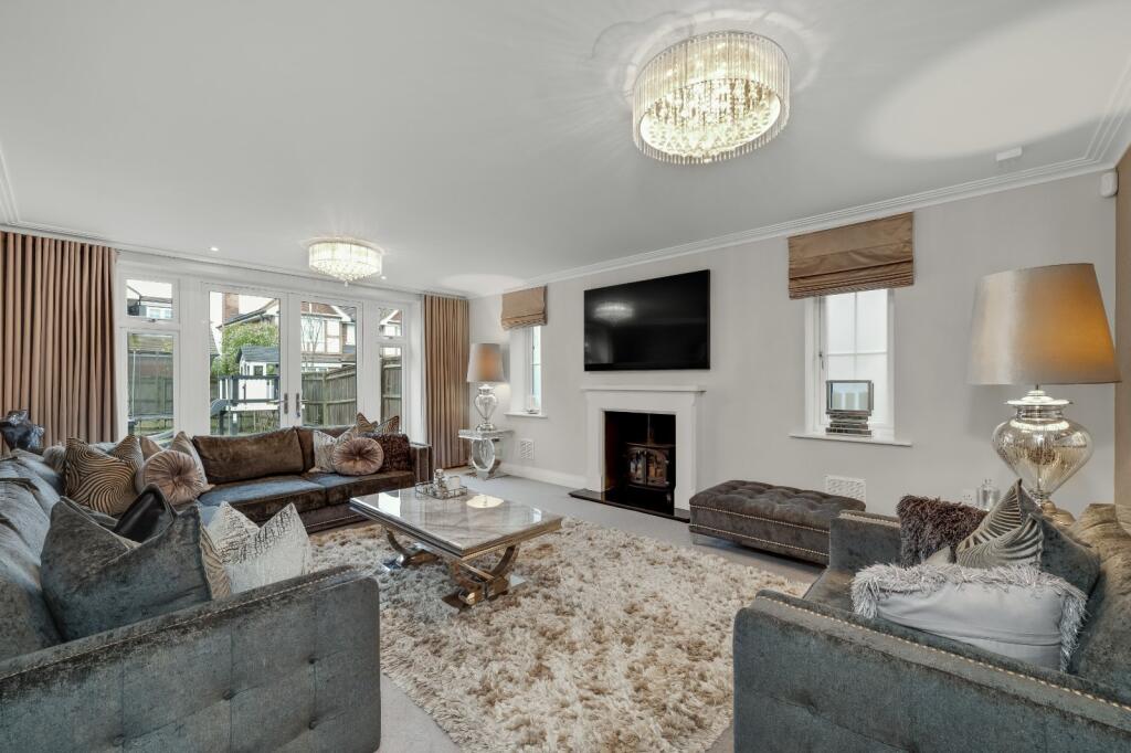 Scholars View, Embercourt Road, Thames Ditton, Surrey, KT7 - View 3