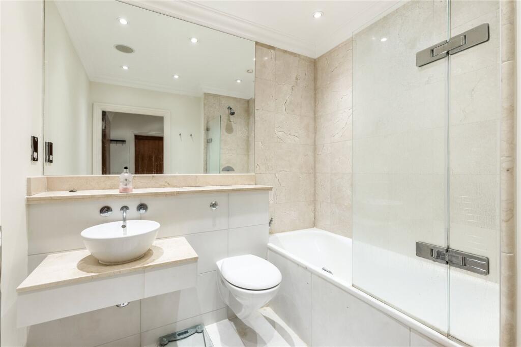 Apartment in Richmond, Kew - More