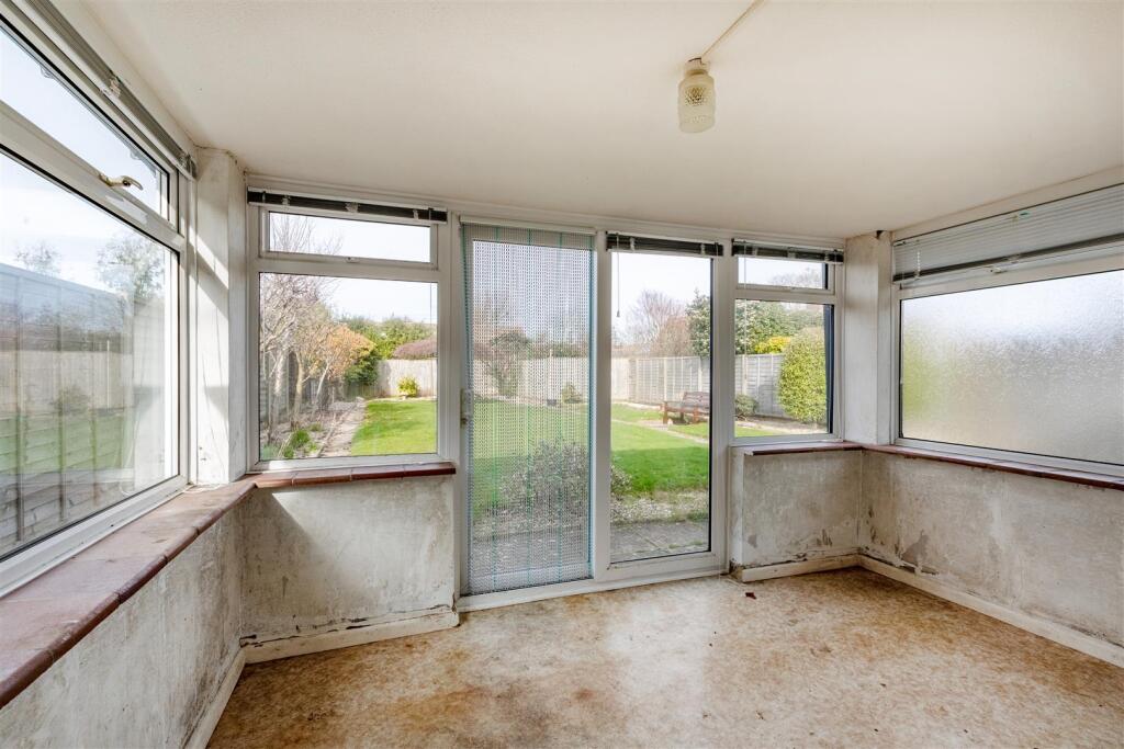 Keswick Close, Goring-By-Sea, Worthing photo 4