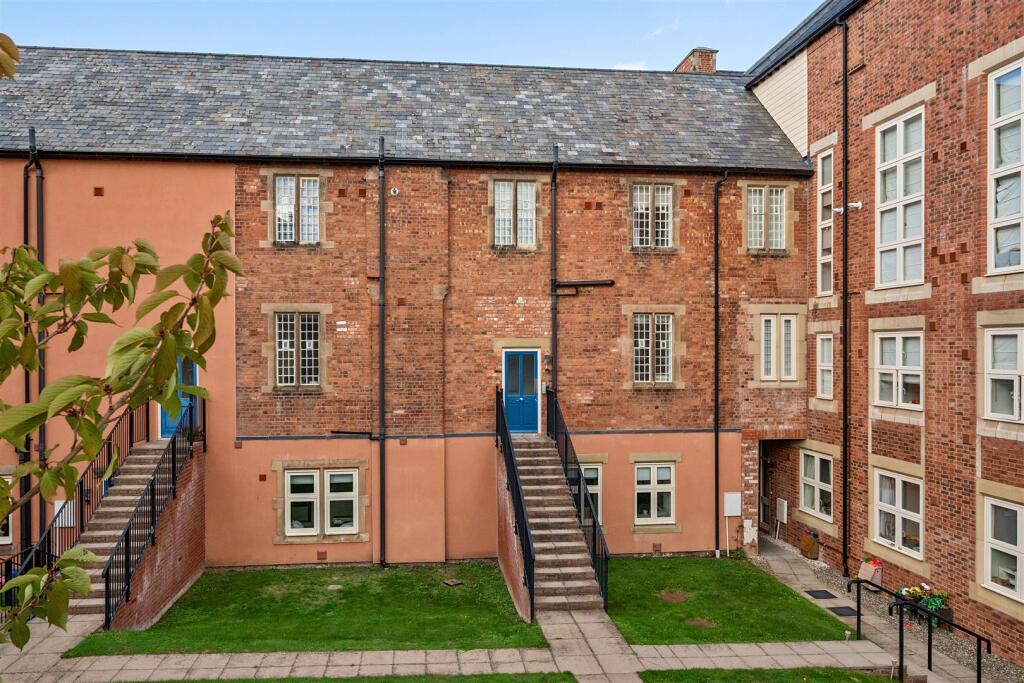 2-bed flat on 46C The Furlongs, Bicton Heath, Shrewsbury, SY3 5FW, £245,000