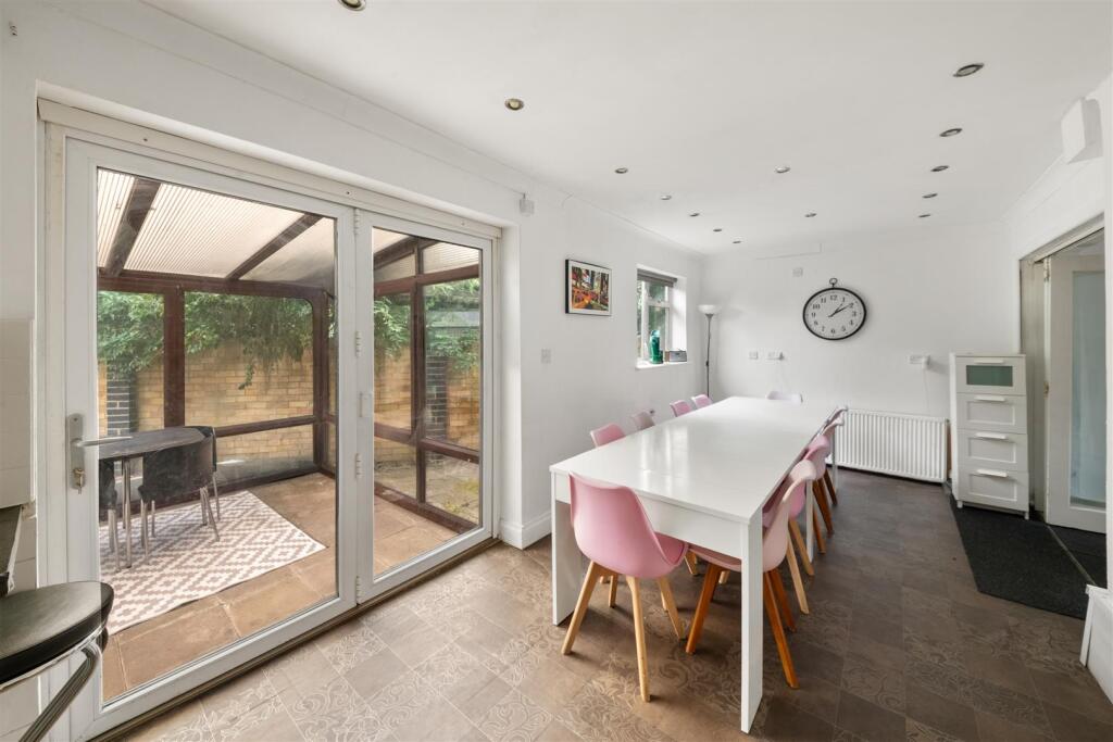 House in Southall - View 5