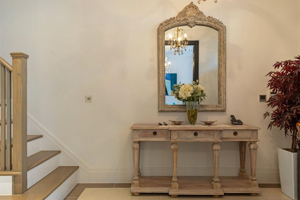 House in Twickenham - View 4