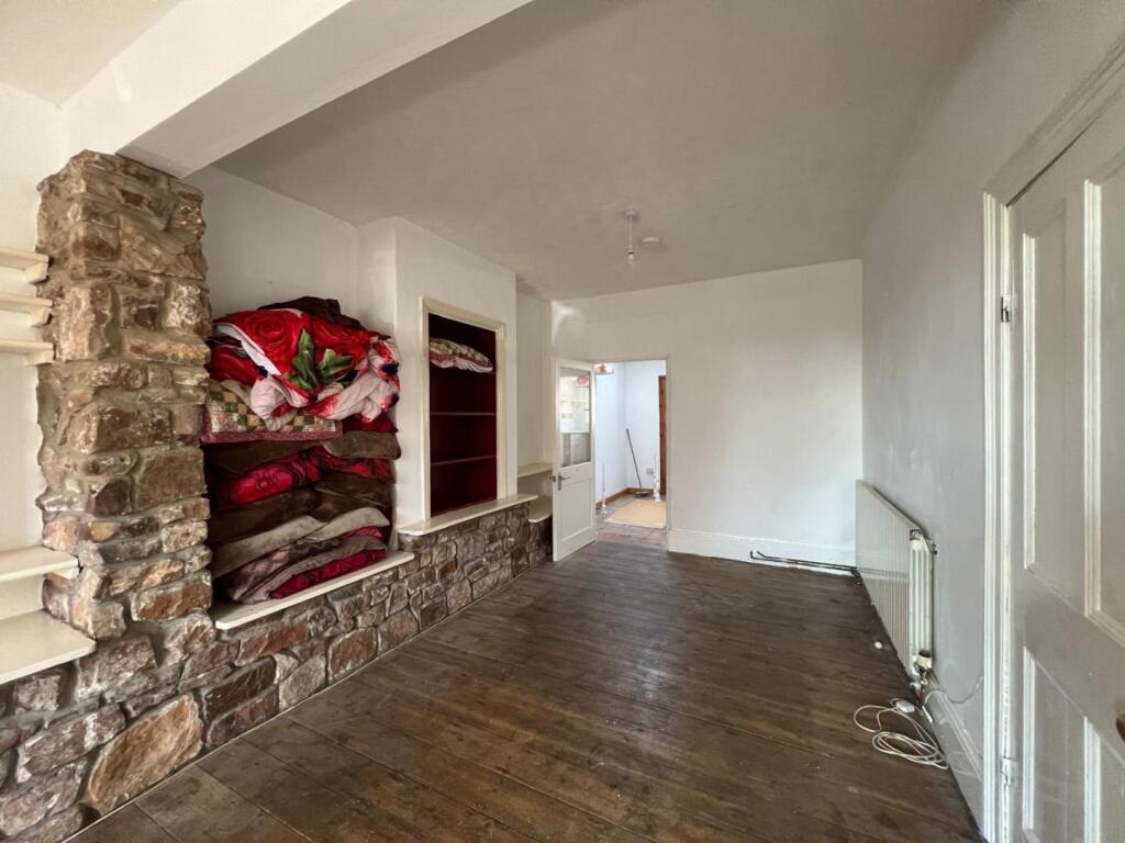 House in Stroud, Hinton - View 4