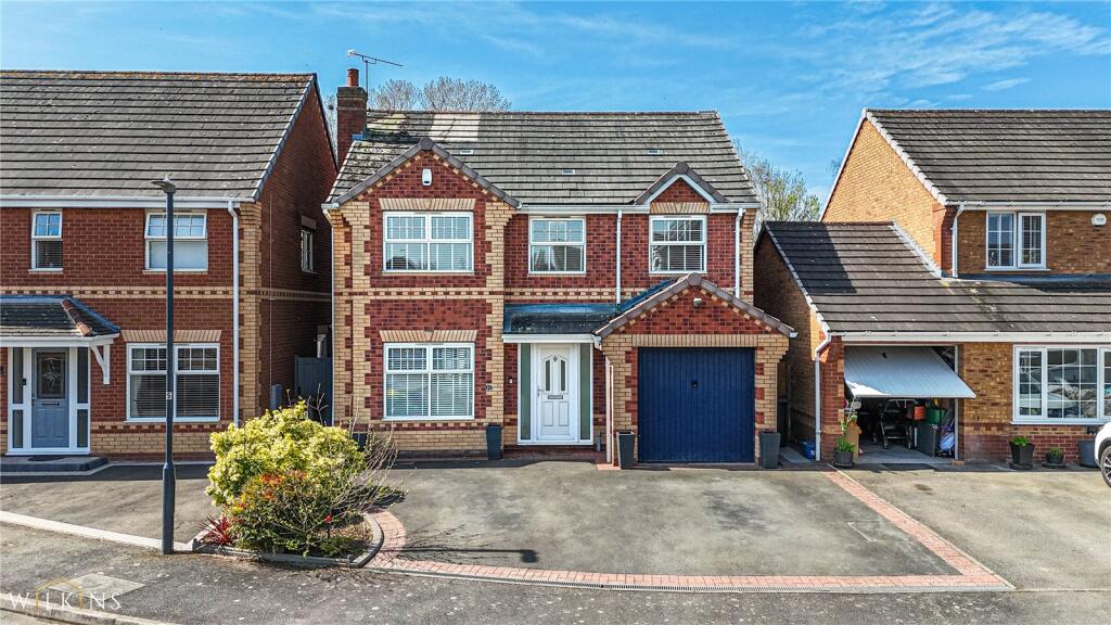 Main image of property: Cliveden Walk, Nuneaton, Warwickshire, CV11