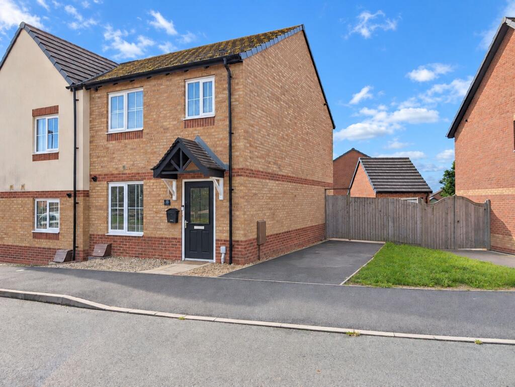 3-bed semi-detached on Oakway Drive, Woodville, DE11, £240,000