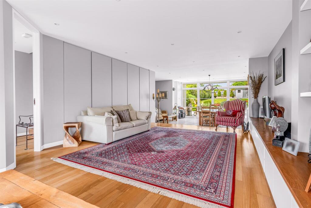House in Knebworth - More