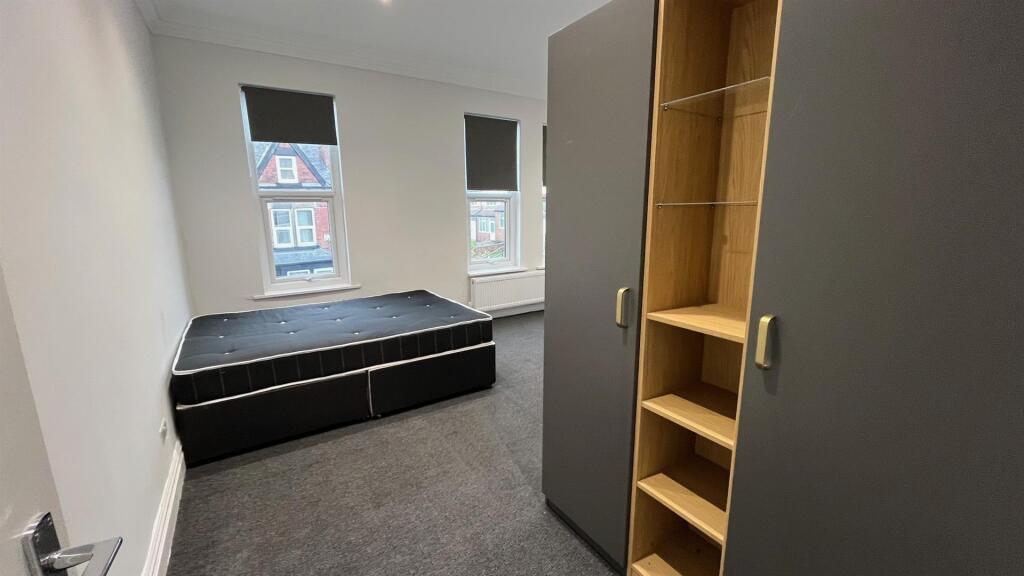 6 bedroom house for rent