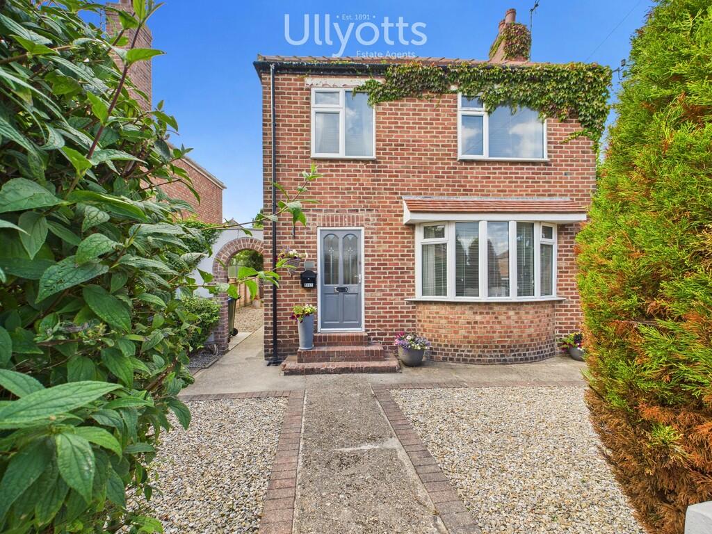 3-bed detached on Eastfield Road, Bridlington, £255,000