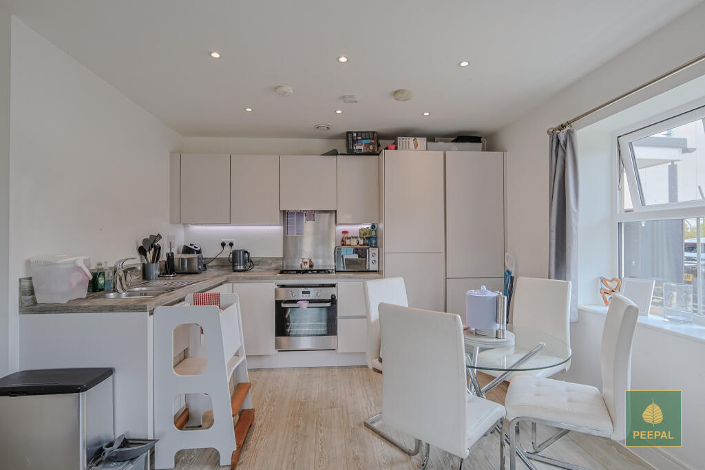 Apartment in Rushmoor, Farnborough - View 5