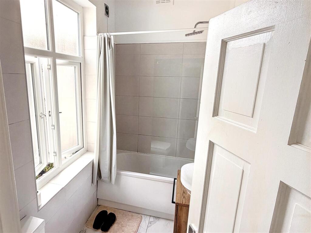 Apartment in Birmingham, Moseley - More
