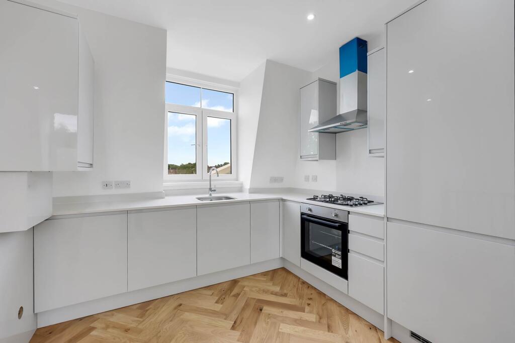 Apartment in London - View 5