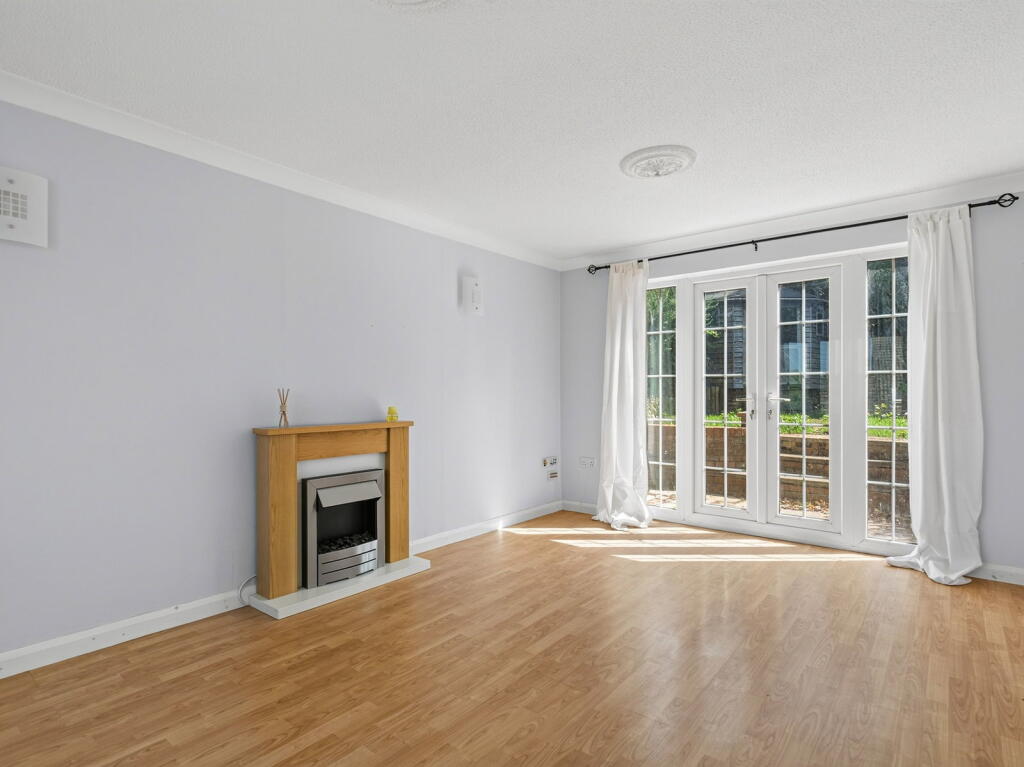 House in Irthlingborough, North Northamptonshire - View 2