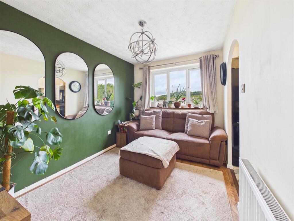 Apartment in Gloucester - More
