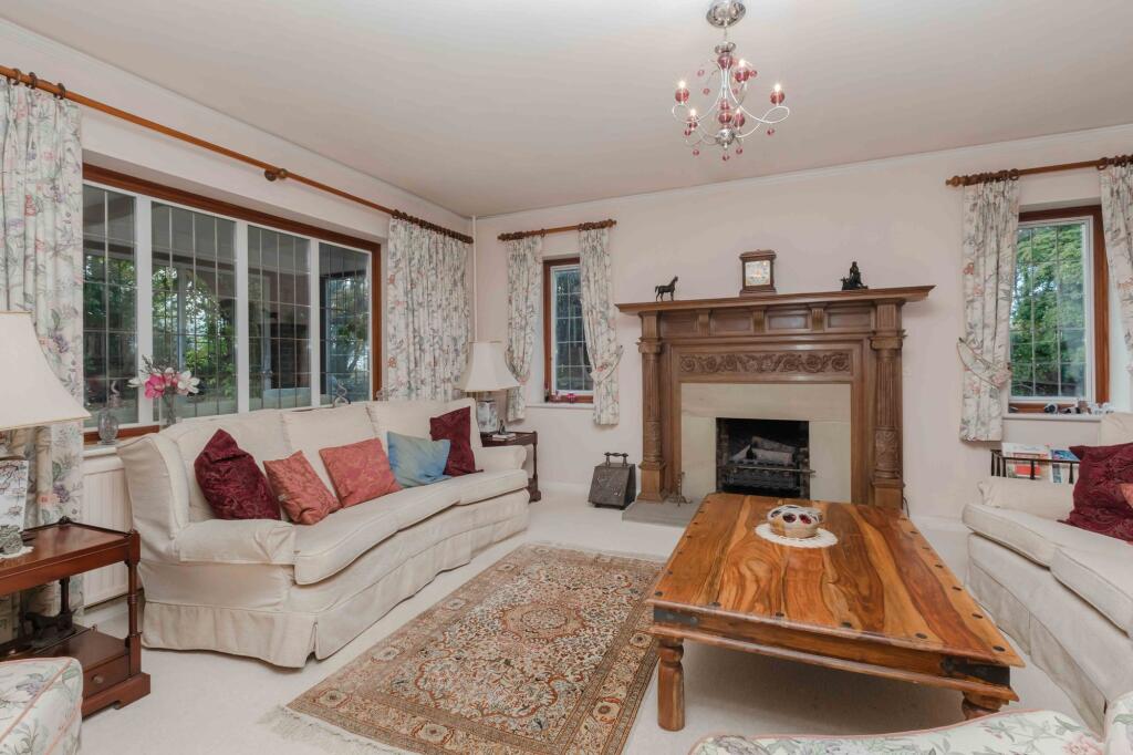 High Broom Lane, Crowborough, TN6 photo 2