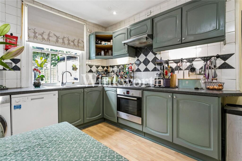House in London - View 3