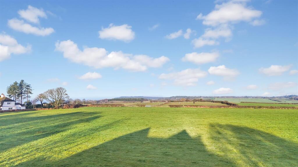 41 Oldfield Drive, Heswall, Wirral photo 2