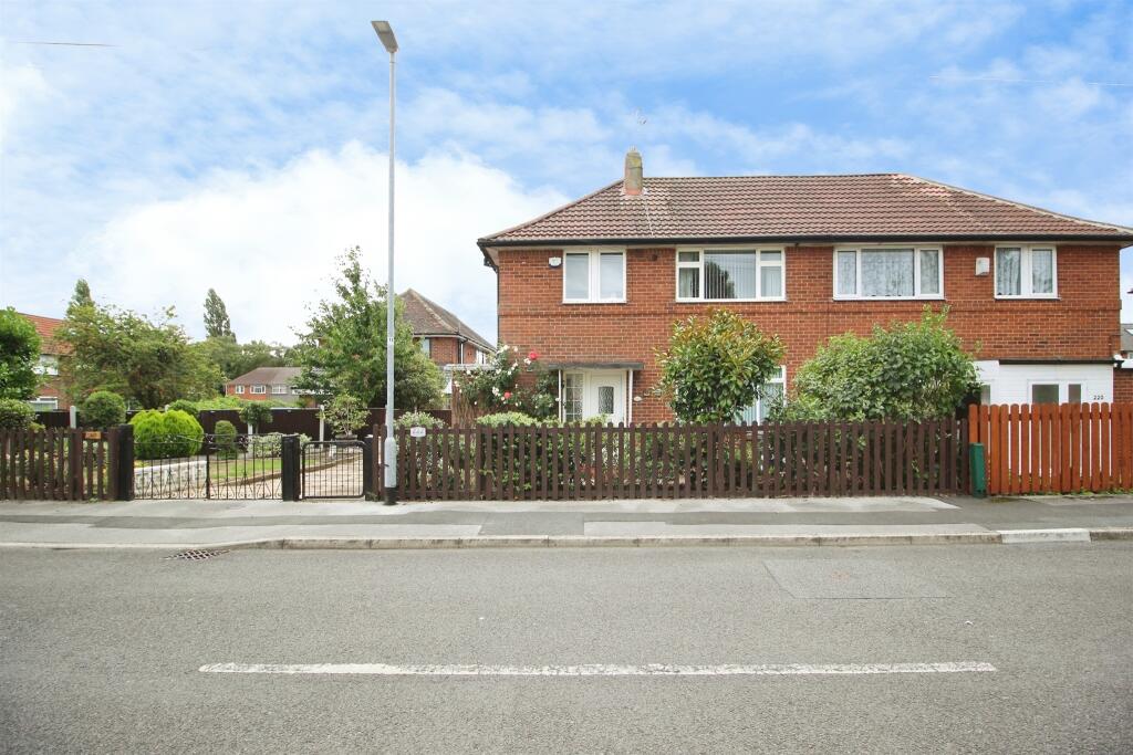 Main image of property: Ring Road, Middleton, Leeds