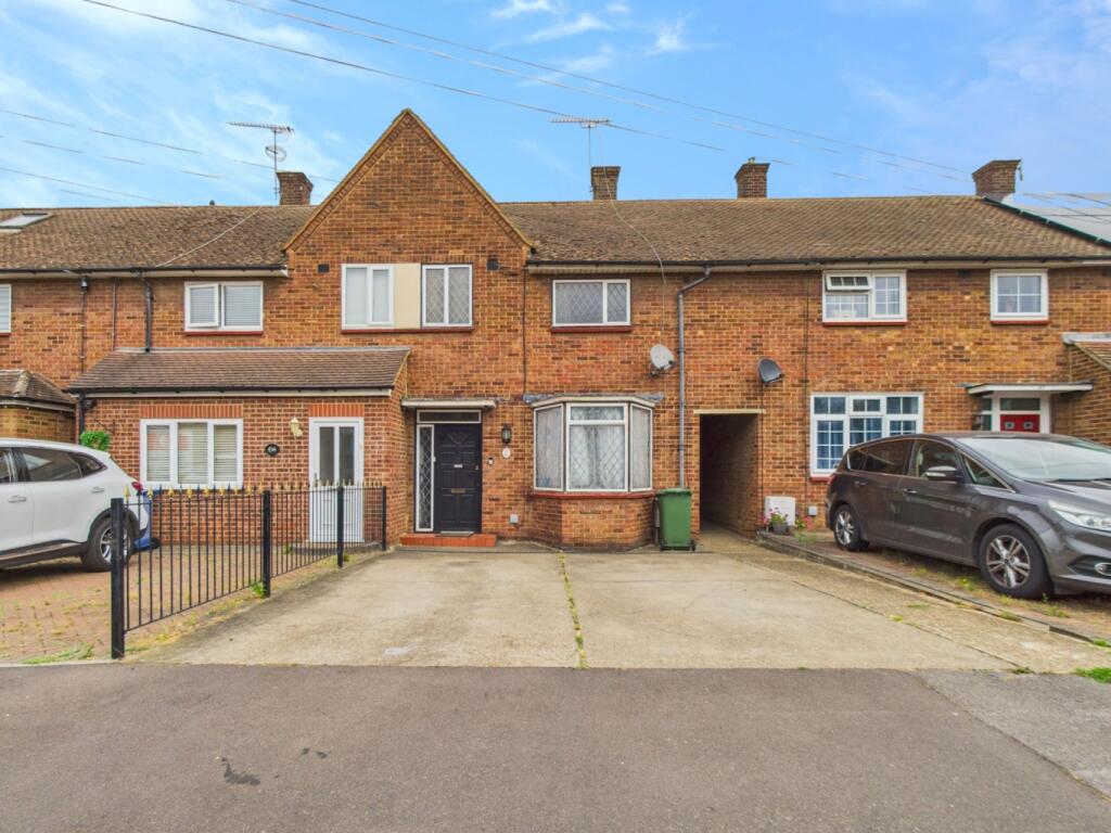 3-bed terraced on Araglen Avenue, South Ockendon, Essex, RM15, £370,000